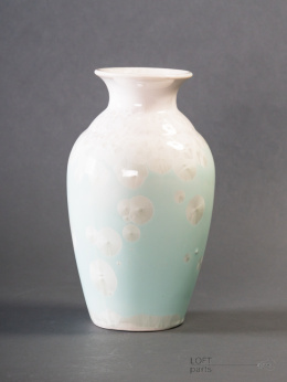 stary ceramiczny wazon