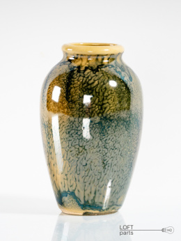 stary ceramiczny wazon