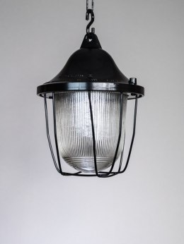 Aluminum pendant lamp in black